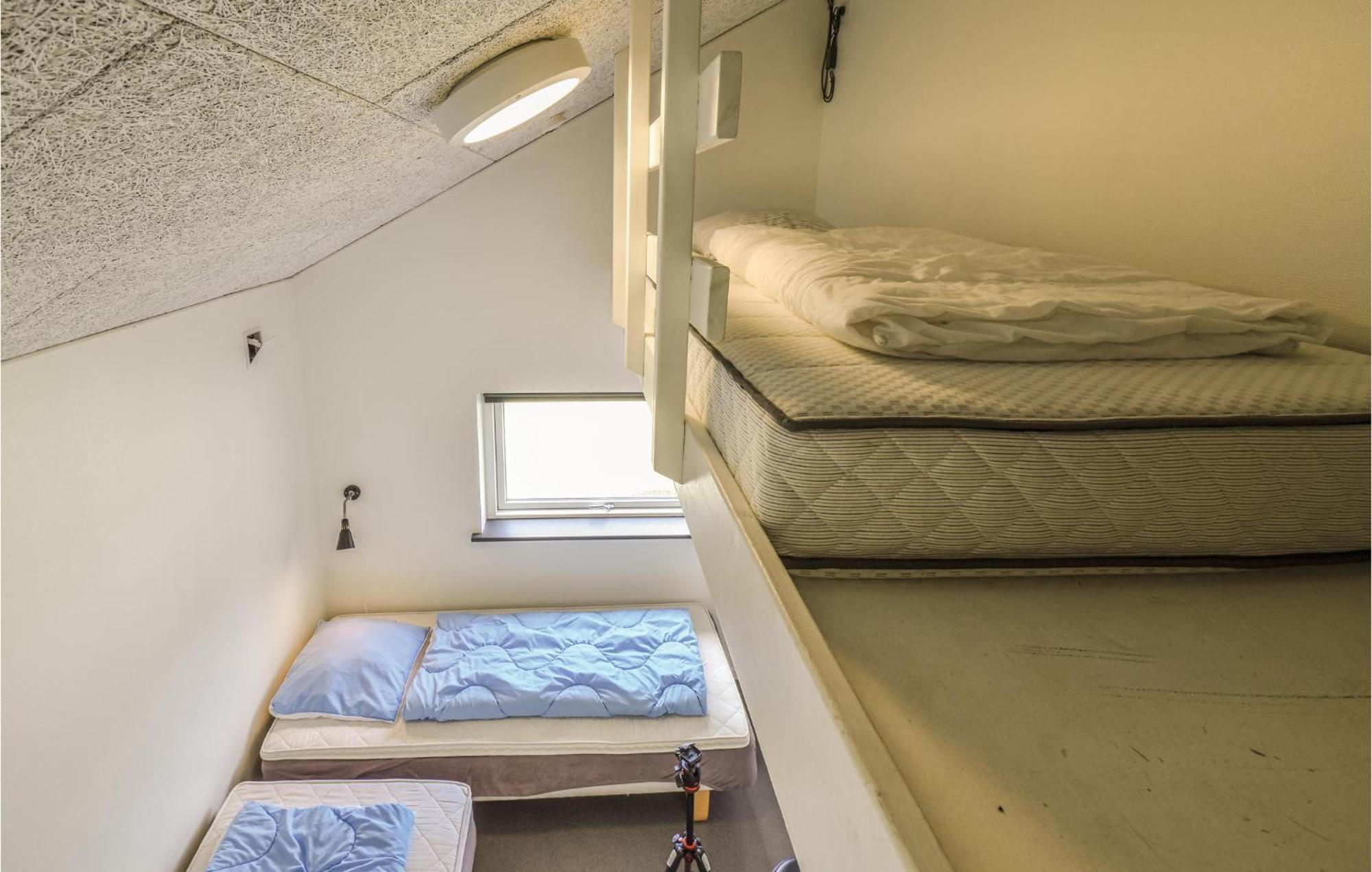 Awesome Home In Spjald With Wifi Экстерьер фото
